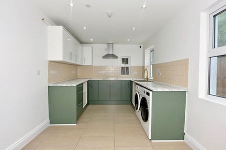 Fransfield Grove, London, SE26 - Photo 4
