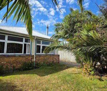 Furnished 2 bedroom by the beach - Photo 5