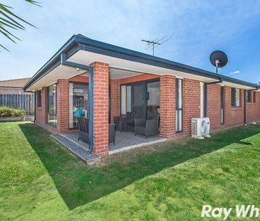 Well Presented Low Set Home - Photo 3