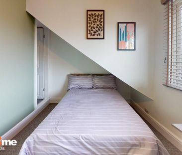 1 bedroom in a house share to rent - Photo 2