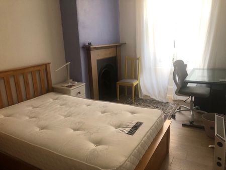 Room in a Shared Flat, Rupert Street, G4 - Photo 2