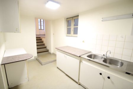 Location Appartement 2 pièces 74m² BESANCON 25000 - Photo 2