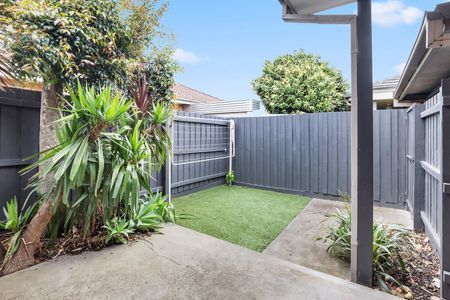 1/177 Purinuan Road, Reservoir VIC 3073 - Photo 3