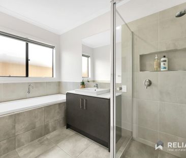 4 Rockin Road, Sunbury, Vic 3429 - Photo 2