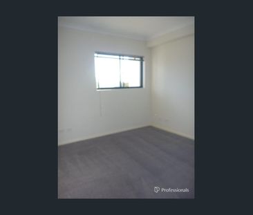 42/2 Stockton Bend, Cockburn Central, WA 6164 - Photo 4