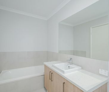 DUAL KEY LIVING - MAIN HOUSE - Photo 4