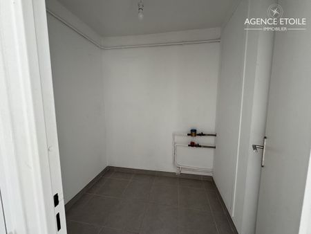 Appartement 2 pièces 59m2 MARSEILLE 9EME 854 euros - Photo 4