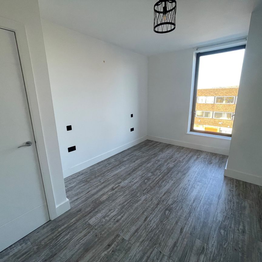 Clarence Street, Swindon - Photo 1