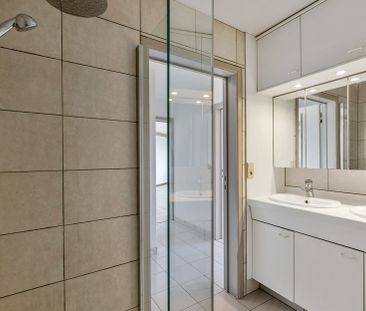 Lichtrijk appartement met 2 slaapkamers, terras en garagebox - Foto 6