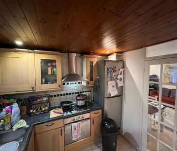 2 bedroom flat to rent - Photo 6