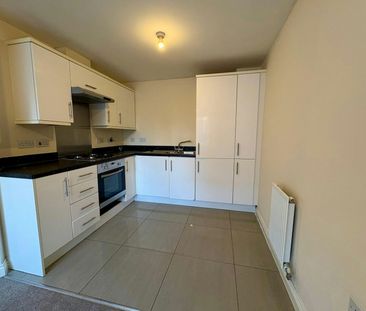 Semi-detached house to rent on - Photo 2