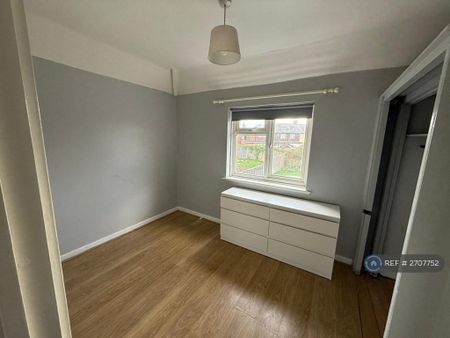 2 bedroom semi-detached house to rent - Photo 4