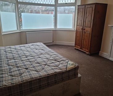 Very Large 6 Bed Student Property - Photo 2