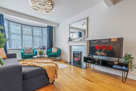 Conway Crescent - Photo 2