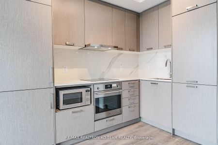 For Lease - 38 Honeycrisp Crescent Unit# 1017, Vaughan, Ontario - Photo 3