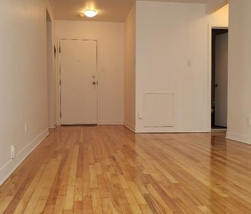 3 1/2 Rénové Chauffé/Eau Chaude/Entrée Laveuse et Sècheuse 1 AVRIL ... - Photo 1