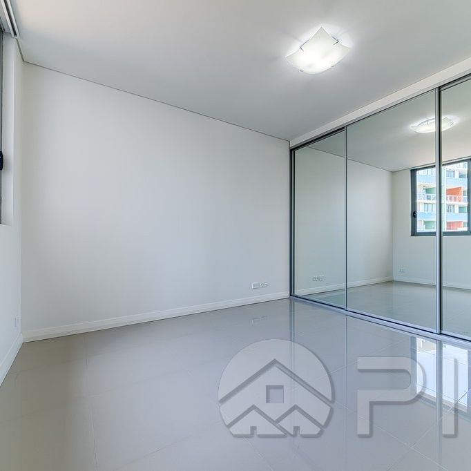 Spacious One Bedroom, Spectacular Specs, Perfect Size, Ultimate Value!! - Photo 1