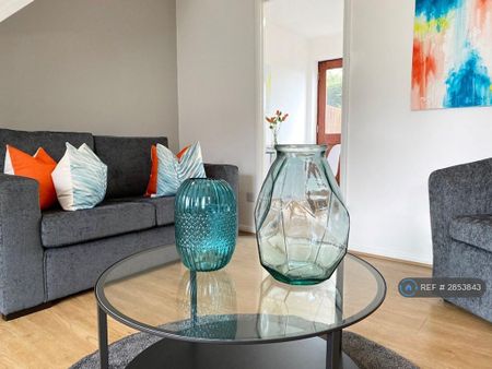 2 bedroom terraced house to rent - Photo 4