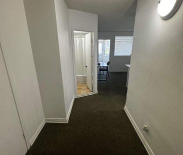GHETTO MCGILL- 3 1/2 ENSOLLEILLÉ - 1 CHAMBRE FERMÉE - Photo 3