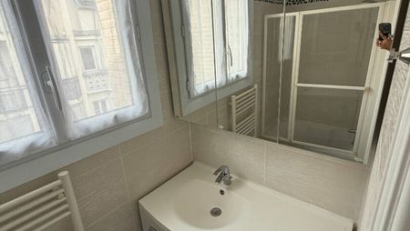 Appartement 3 pièces Paris 15ème arrondissement - Photo 4