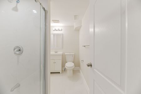 For Lease - 4 Lawnview Court, Brampton, Ontario - Photo 4