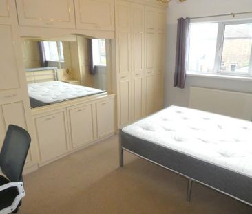 4 bedroom semi-detached house to rent - Photo 4