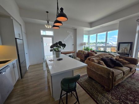 For Lease - 331 Broward Way Unit# 127, Innisfil, Ontario - Photo 4