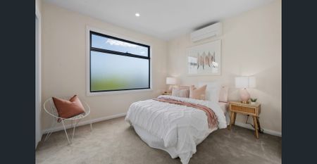 Near New Townhouse - Unfurnished - Photo 2