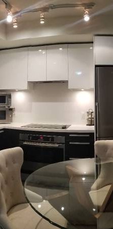 Beautiful 1Bed in Metrotown area - Photo 1