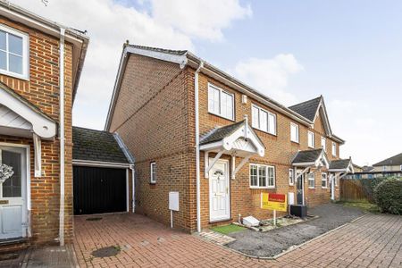 3 bedroom semi-detached house to rent - Photo 4