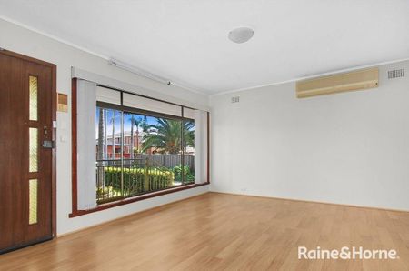 Family Home in Quiet Street - Photo 4