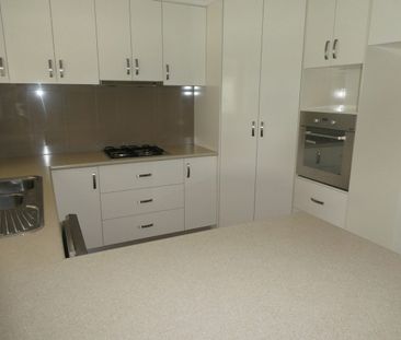 BEAUTIFUL FAMILY HOME - Photo 4