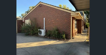 Quiet & Convenient Location - Photo 2