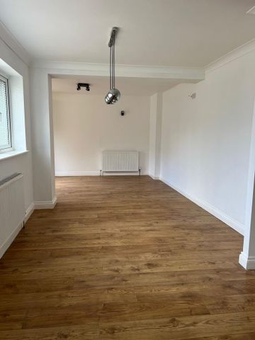 4 bedroom semi-detached house to rent - Photo 4