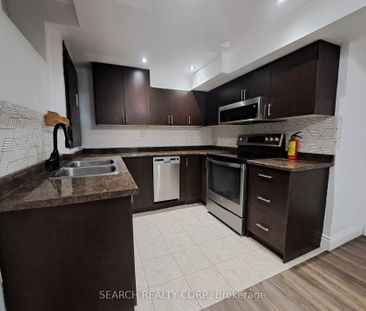 Detached Home For Lease | W7295518 - Photo 6