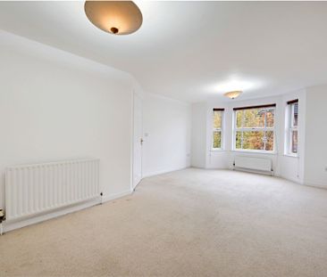 2 bed flat to rent in Royal Court Drive, Bolton, BL1 - Photo 3