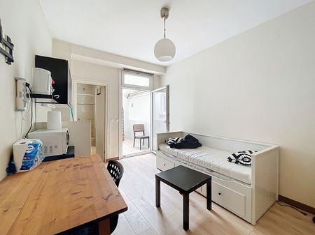 STUDIO MEUBLÉ DE 16.30m² - Photo 3
