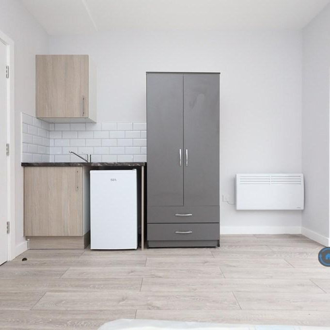 Studio to rent - Photo 1