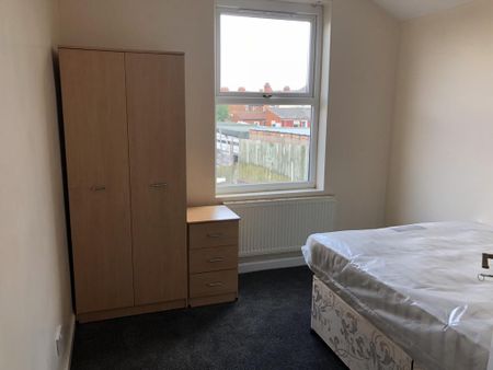 4 bedroom house share to rent - Photo 3