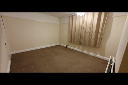 3 Bed Terraced House, Trafford Road, LE5 - Photo 4