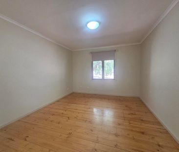 3 Bedder Family-Friendly Living - Photo 3