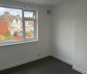 3 Bed Terraced House, Elgar Road, CV6 - Photo 2
