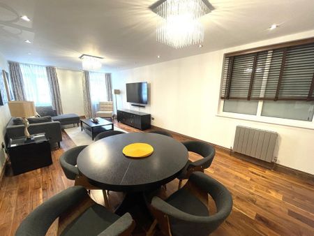 3 bedroom flat to rent - Photo 4