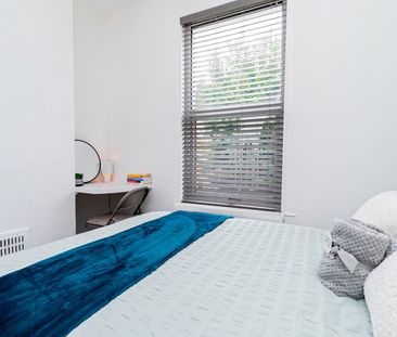 Room in a Shared House, Brading Road, BN2 - Photo 4