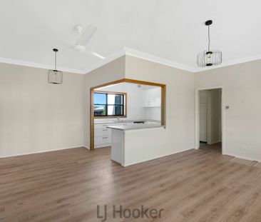 Spacious Family Home in Prime Location - Photo 2