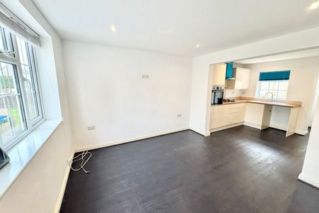 Commercial Street - Photo 2