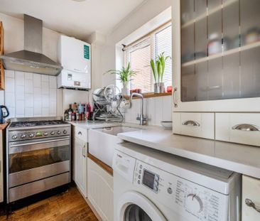 1 Bed Terraced House, Emerald Close, E16 - Photo 5