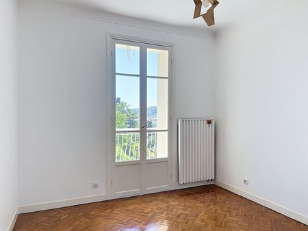 Location Appartement 4 pièces 98m² NICE 06000 - Photo 5