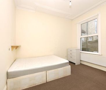 4 bedroom terraced house to rent - Photo 1