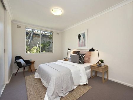 TOP FLOOR - LIGHT FILLED CHARMER - Photo 3